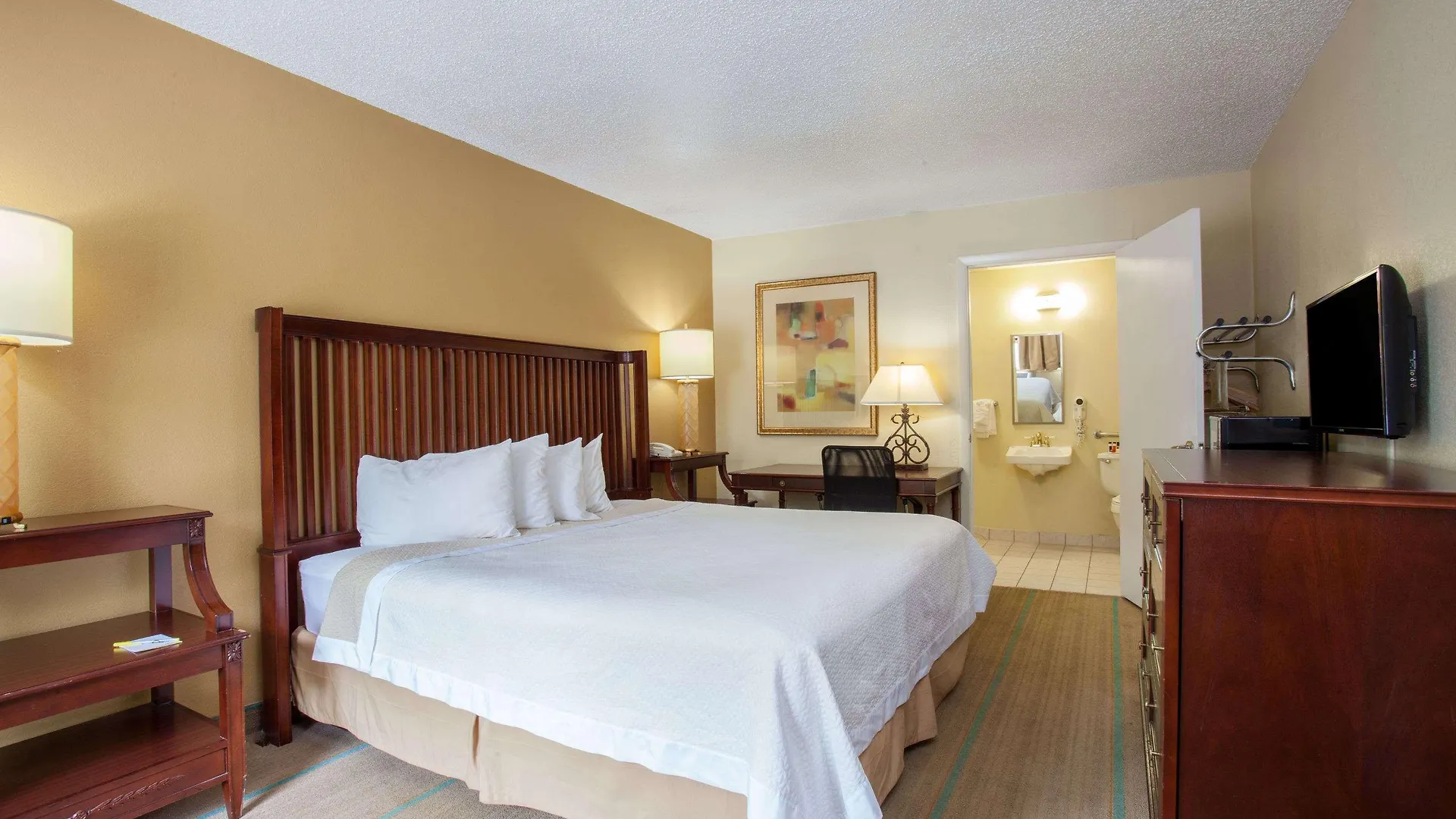 Days Inn By Wyndham Daytona Beach Speedway