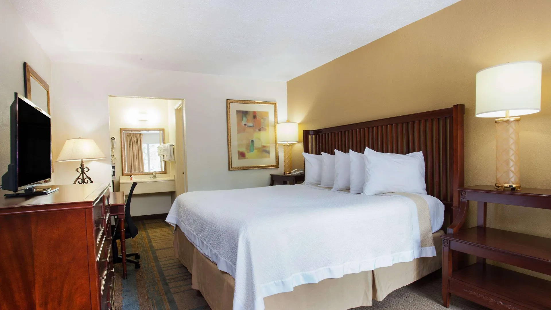 Days Inn By Wyndham Daytona Beach Speedway Hotel