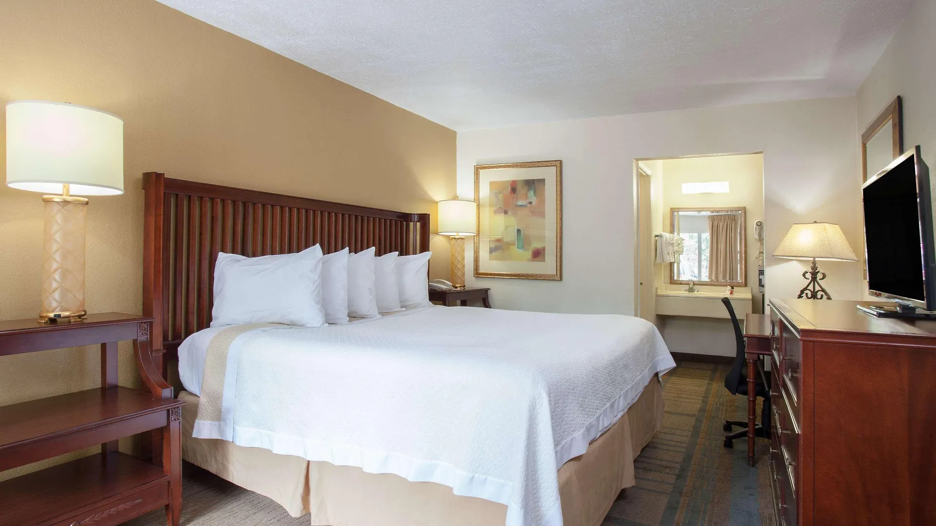 Days Inn By Wyndham Daytona Beach Speedway Hotel