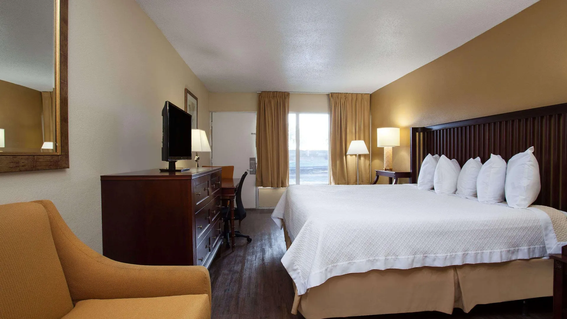 Days Inn By Wyndham Daytona Beach Speedway