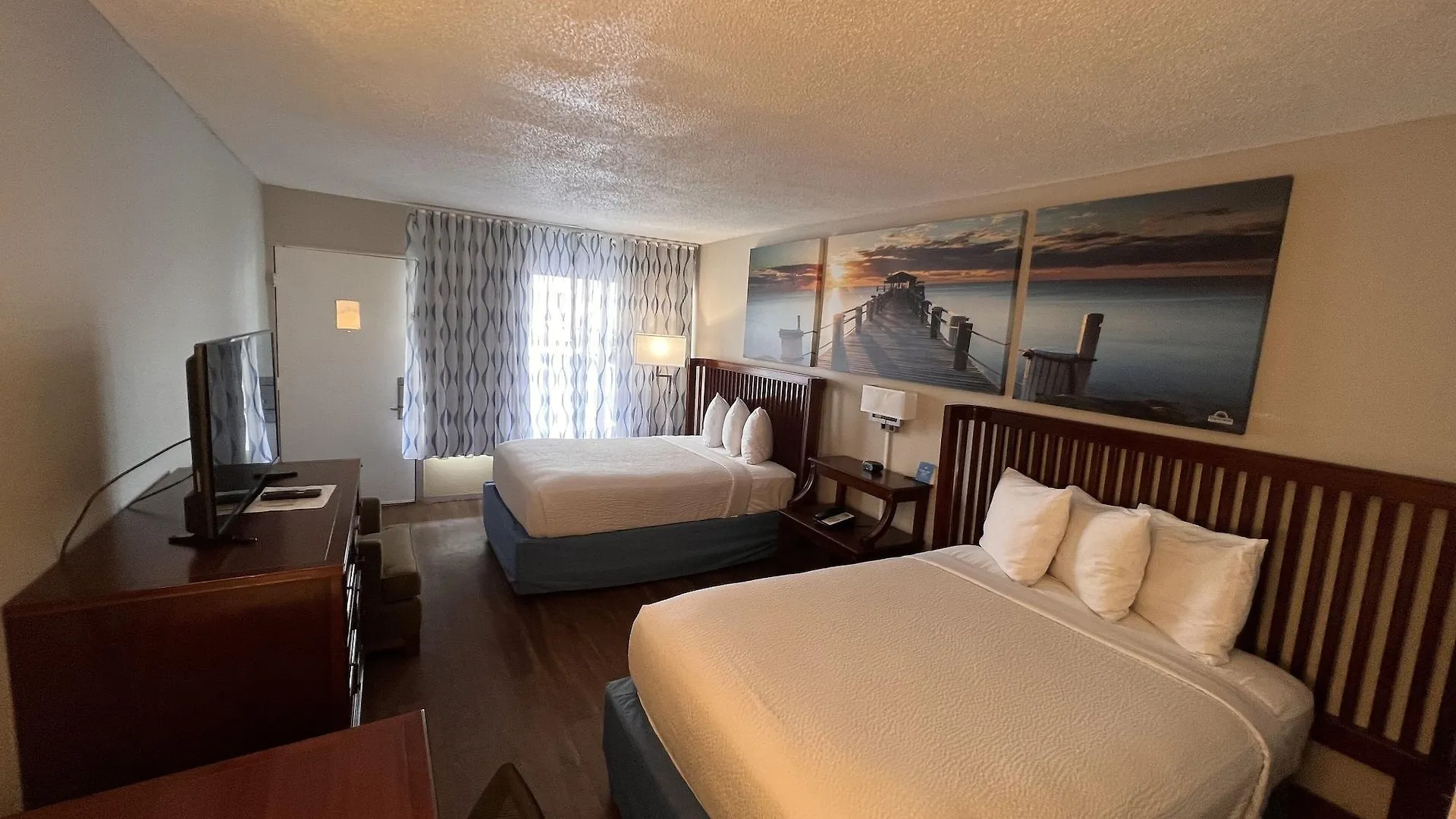 Days Inn By Wyndham Daytona Beach Speedway Hotel
