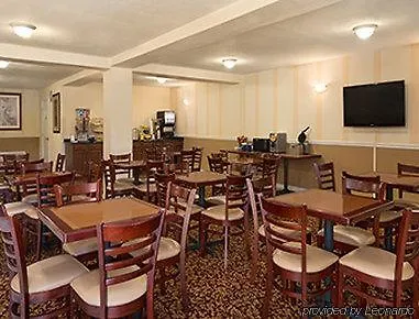 Days Inn By Wyndham Daytona Beach Speedway 2*,