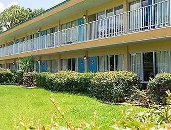 Days Inn By Wyndham Daytona Beach Speedway Hotel