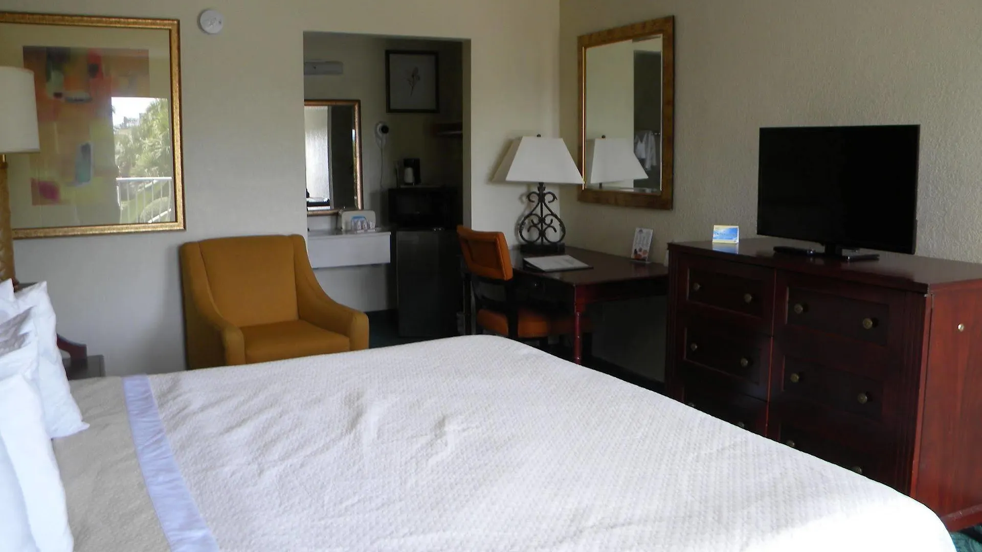Days Inn By Wyndham Daytona Beach Speedway