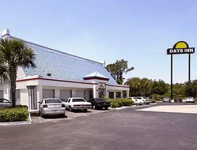 Days Inn By Wyndham Daytona Beach Speedway 2*,